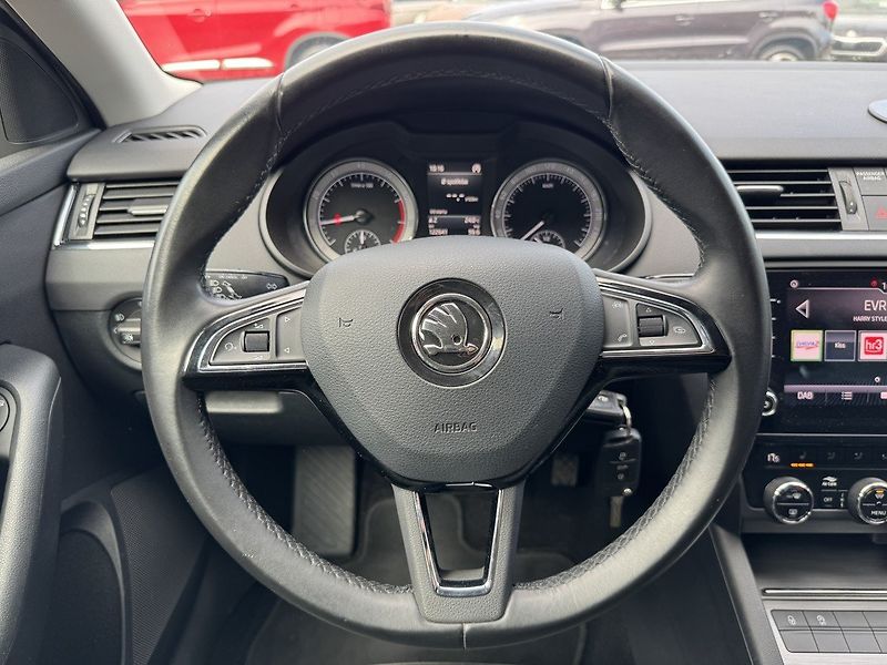 Škoda Octavia (2018) 1.5TSi LED Navi Výhřev Okna - fotka 7 z 50