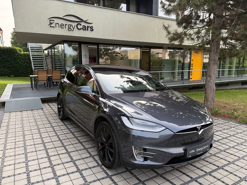 Tesla Model X Performance Ludicrous Mode - fotka 42 z 42