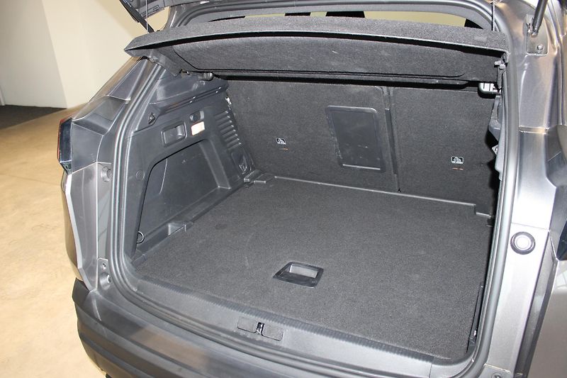 Peugeot 3008 (2023) 1.2i,ACTIV PACK,130HP,aut,DPH, - fotka 19 z 19