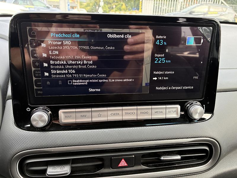 Hyundai Kona 65kWh-150KW POWER REZERVACE - fotka 24 z 45