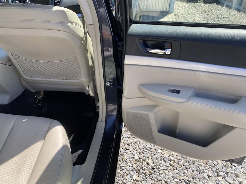 Subaru Outback 2.5i 170PS 4x4 BIFUEL PAN NAVI - fotka 116 z 157