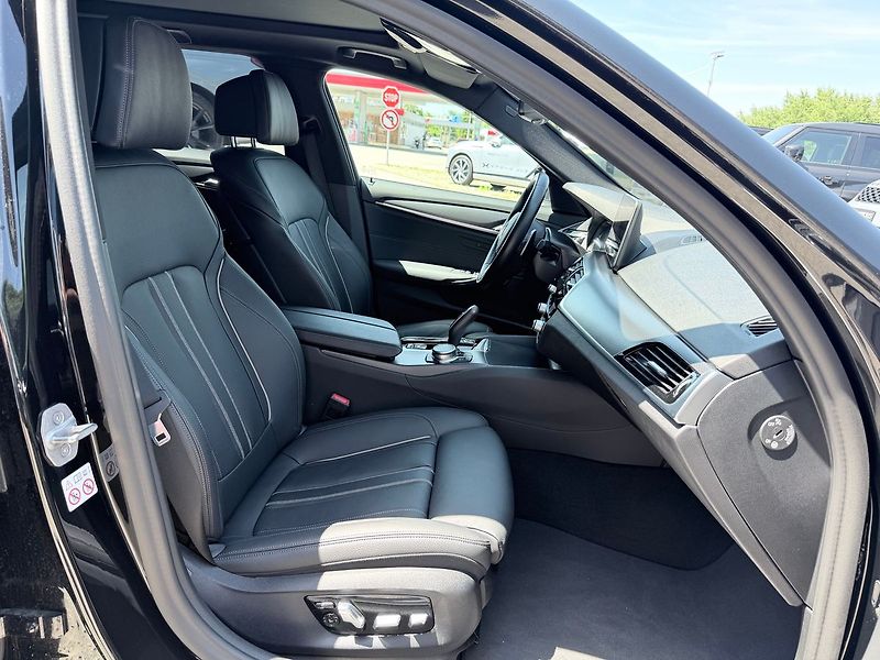 BMW Řada 5 530d Touring, Natáčecí náprava - fotka 12 z 26