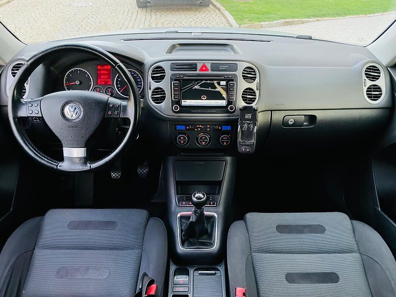 Volkswagen Tiguan 2.0TDI 4x4 MAN SERVISKA TAŽNÉ - fotka 21 z 45