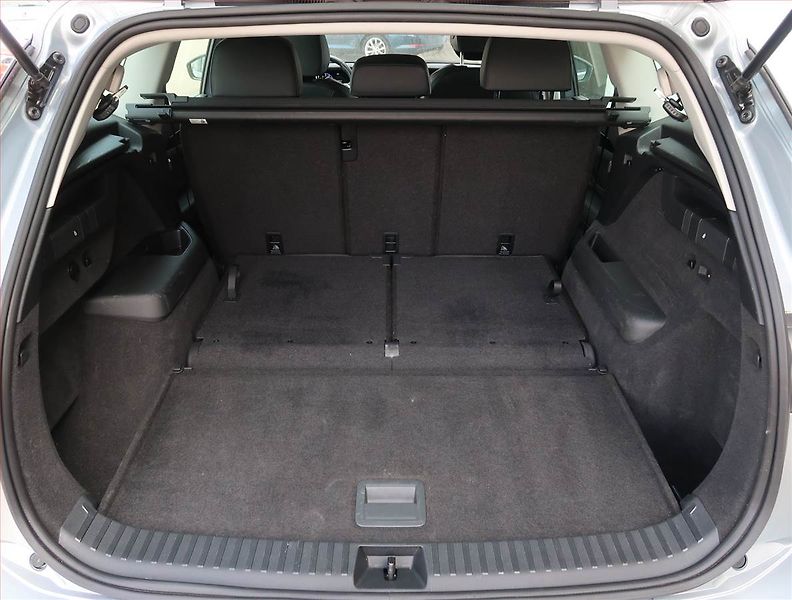 Volkswagen Tayron (2025) 1.5 eTSI - fotka 14 z 18