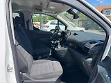 Opel Combo (2021) 1,2i 81 KW 7Míst L2 - náhled 24