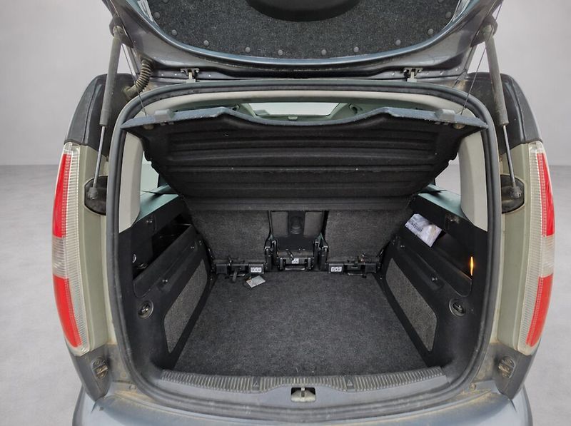 Škoda Roomster (2007) 1.9 TDi - fotka 17 z 23