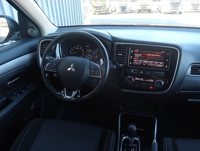 Mitsubishi Outlander (2018) Intense 2.0, 4X4, Automat - fotka 7 z 25