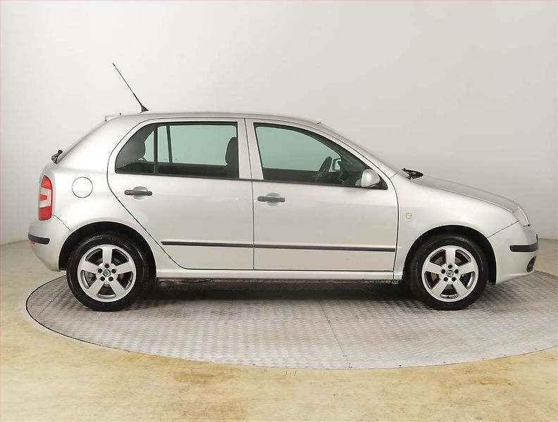 Škoda Fabia (2005) 1.4 16V, po STK, servisované - fotka 6 z 15