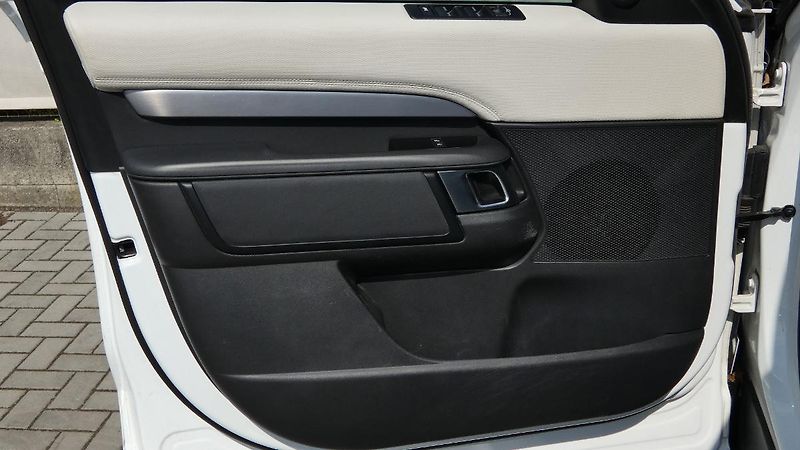 Land Rover Discovery D250 AUTO 4WD - fotka 8 z 23