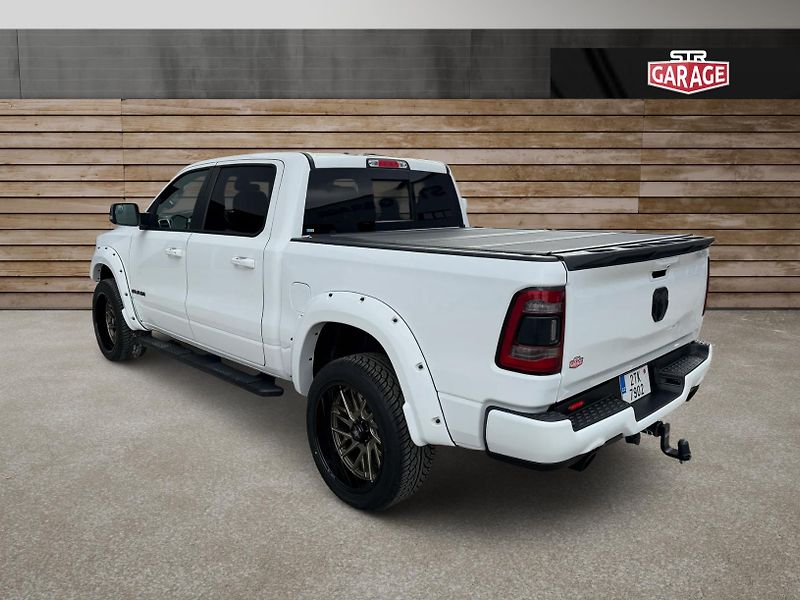 Dodge RAM (2022) +HEMI+OFFROAD PAKET+WHITE+ - fotka 5 z 21