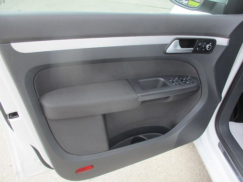 Volkswagen Touran TDI CUP*77KW*TZ*NAVI*VÝHŘEV* - fotka 11 z 50