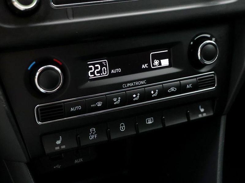 Škoda Rapid 1,2 TSI 77kW Xenon 1.Maj. - fotka 23 z 33