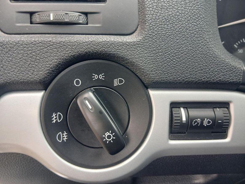 Škoda Octavia 1.6i KLIMA - fotka 20 z 32