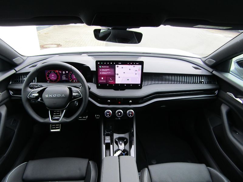 Škoda Superb (2026) Combi Sportline 2.0 TDI 142 kW - fotka 16 z 30