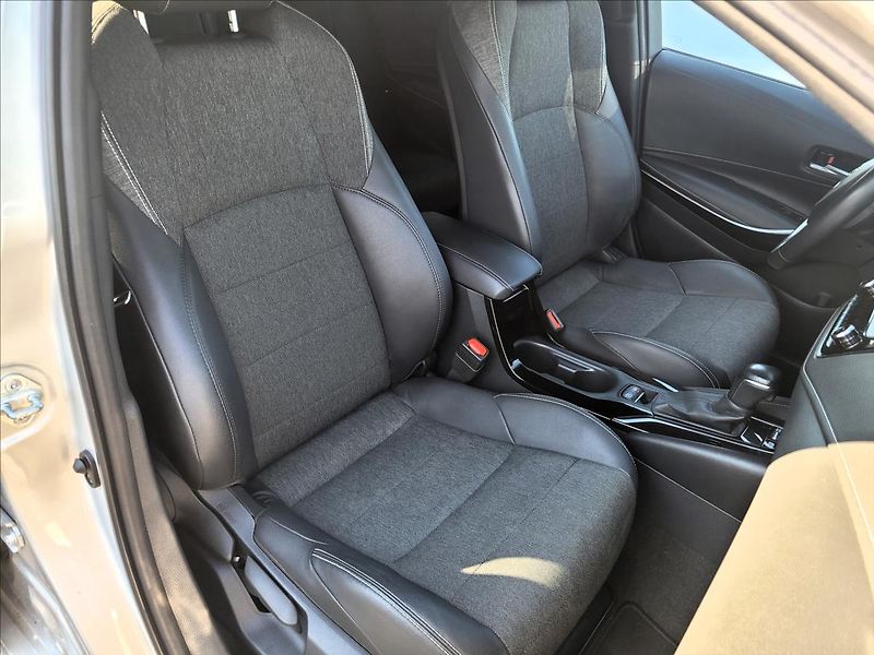 Toyota Corolla 1,8 Již není k dispozici - fotka 11 z 50