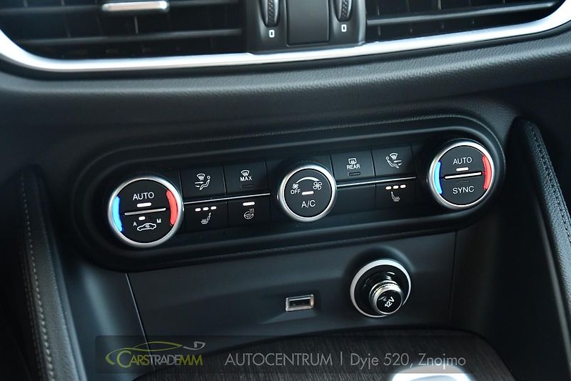 Alfa Romeo Stelvio 2,2 JTDm Q4 154kW TAŽNÉ - fotka 33 z 53