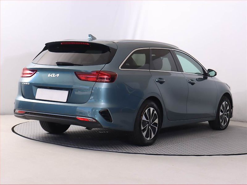 Kia Ceed (2025) 1.5 T-GDI - fotka 5 z 22