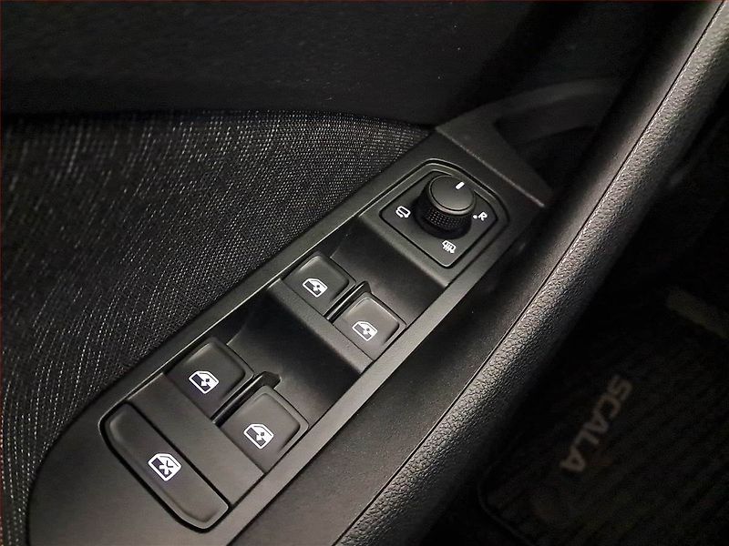 Škoda Scala (2023) Style 1.0 TSI, ČR,1.maj - fotka 16 z 16