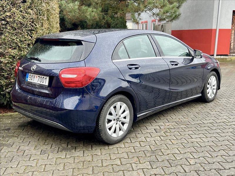 Mercedes-Benz Třídy A 180 d Sport automat - fotka 6 z 45