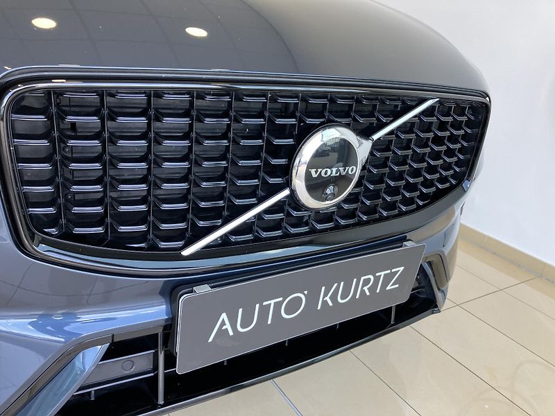 Volvo XC60 T8 eAWD Ultimate Dark - fotka 3 z 54