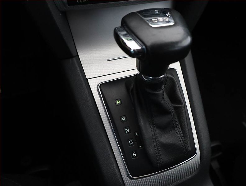 Škoda Octavia (2011) Elegance 1.6 TDI, Automat - fotka 13 z 16