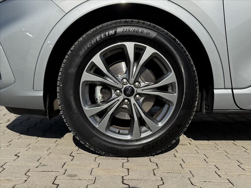 Ford Kuga 2,5 HEV 140kW ST-Line - fotka 10 z 25