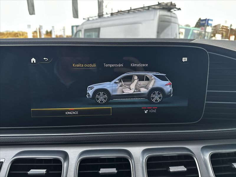 Mercedes-Benz GLE 350de 4M AMG paket - fotka 23 z 41