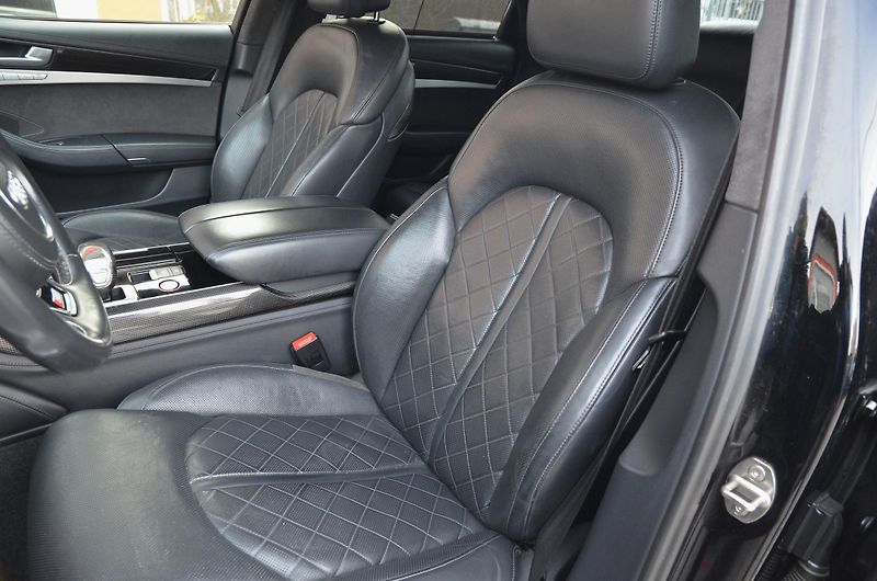 Audi S8 (2017) Plus 4.0 V8 605 PS Quattro - fotka 21 z 47