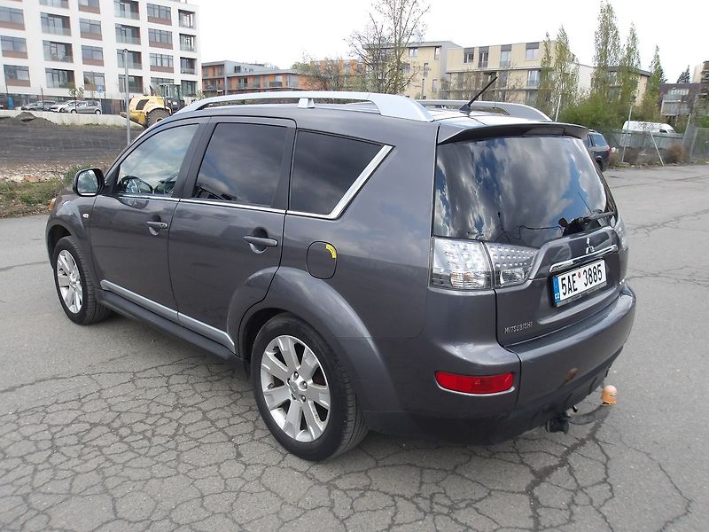 Mitsubishi Outlander 2,3i LPG+BENZIN  AUTOMAT !!! - fotka 12 z 31
