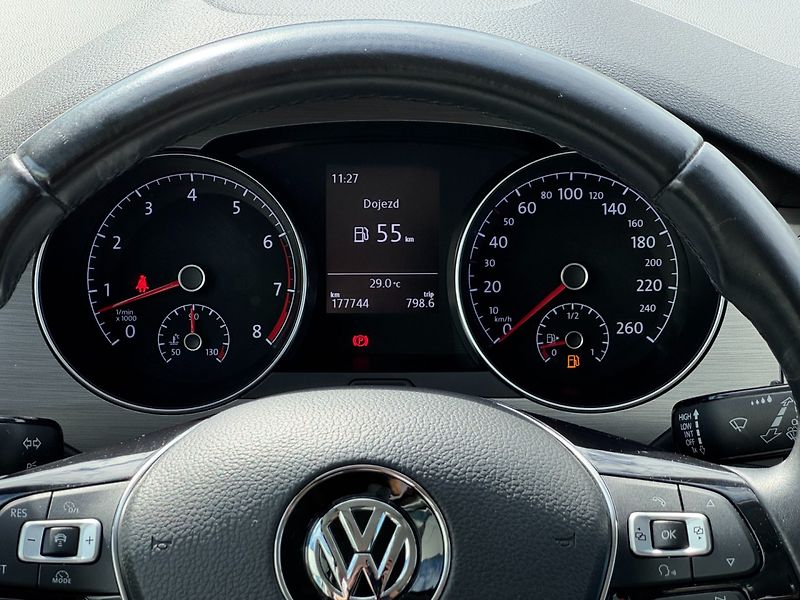 Volkswagen Golf Sportsvan (2016) Comfortline 1,2 TSI 81 KW - fotka 16 z 38