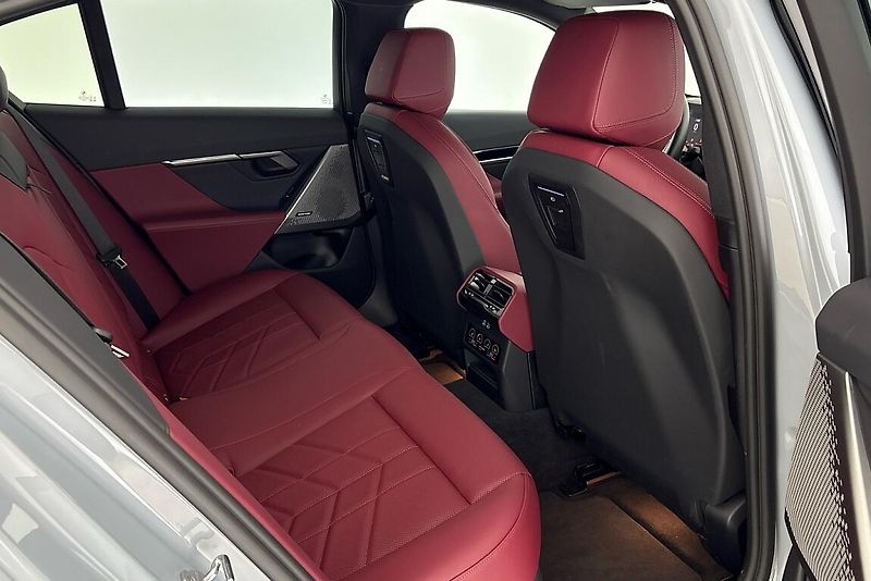 BMW Řada 5 540d xDrive Sedan - fotka 12 z 24