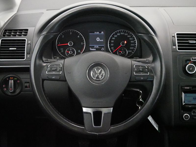 Volkswagen Touran - fotka 18 z 27