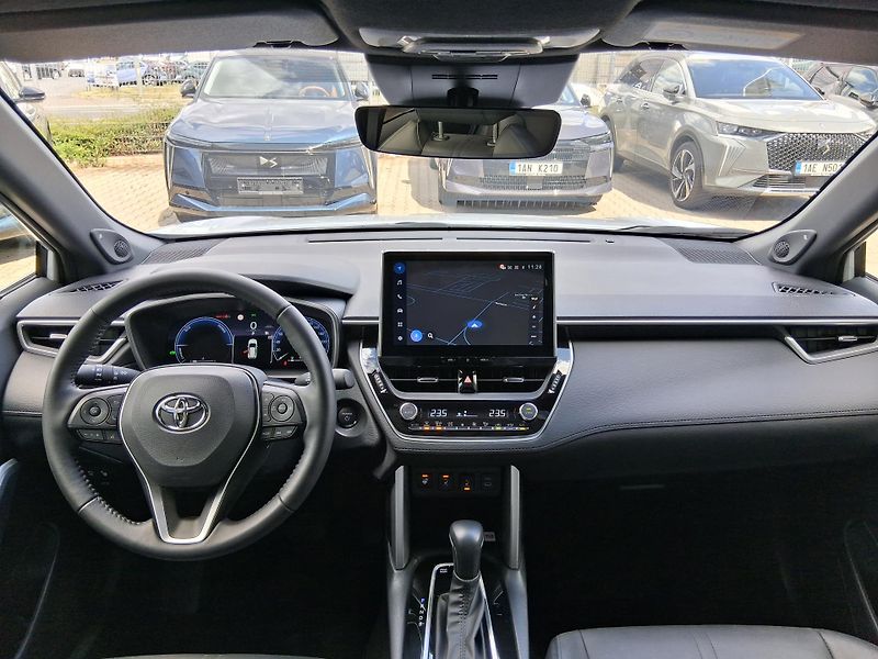 Toyota Corolla Cross EXECU. JBL 2.0 Hyb. 4x4 143 kW - fotka 2 z 36