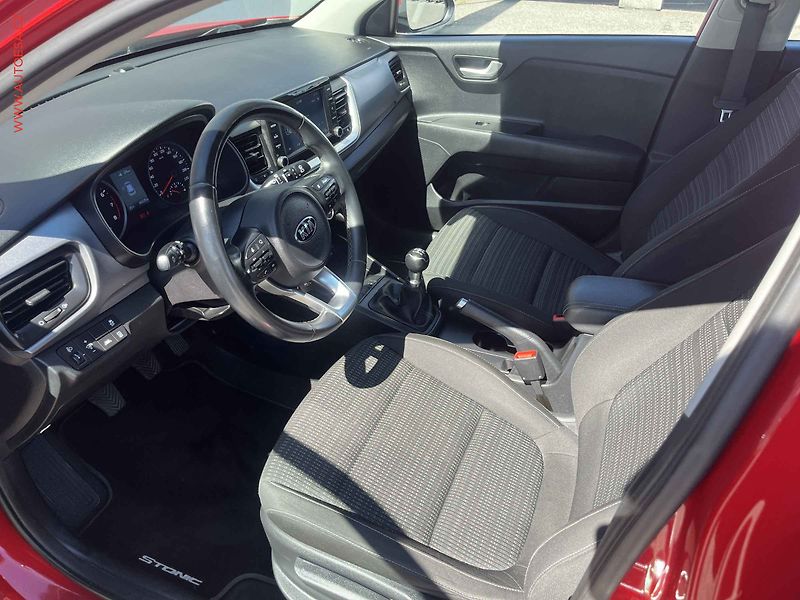 Kia Stonic (2018) 1.2 CVVT, 2.maj,ČR, AC - fotka 9 z 15