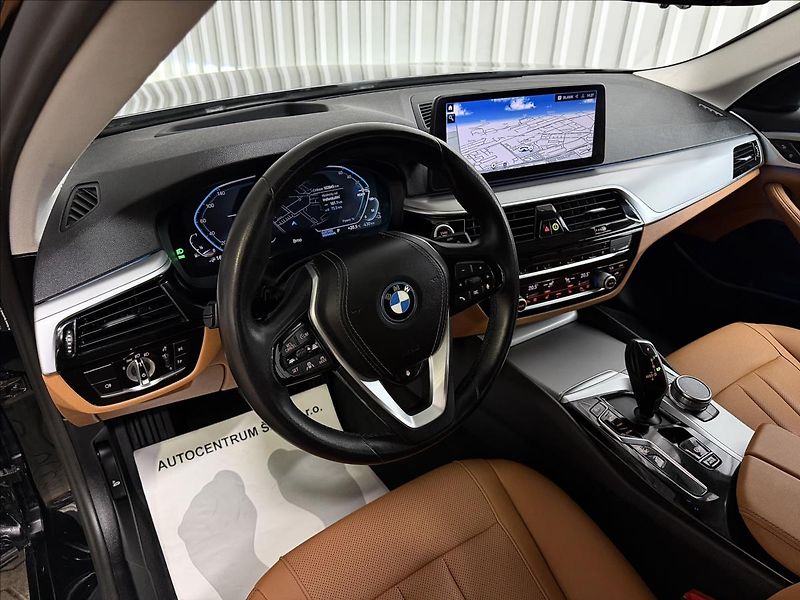 BMW Řada 5 530E XDRIVE ACC LASER TAŽNÉ - fotka 15 z 47