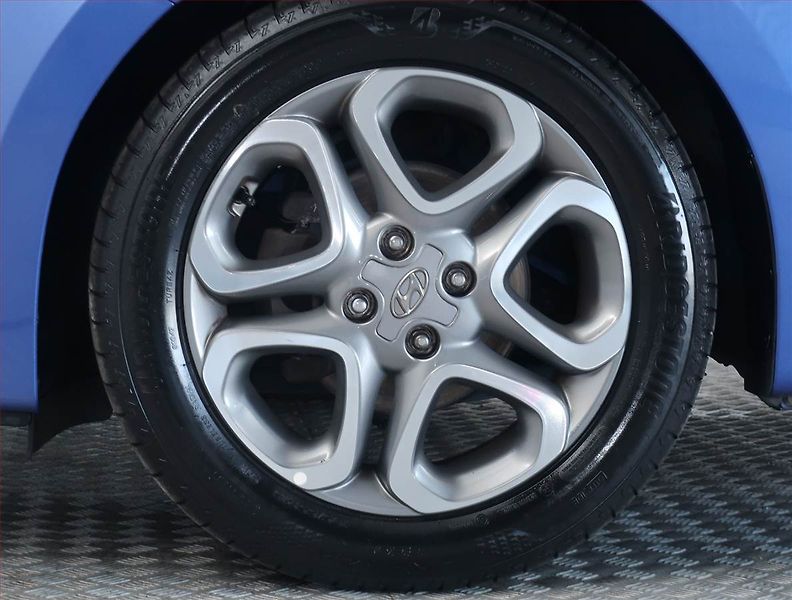 Hyundai i20 (2019) 1.2, ČR,1.maj, Serv.kniha - fotka 14 z 17