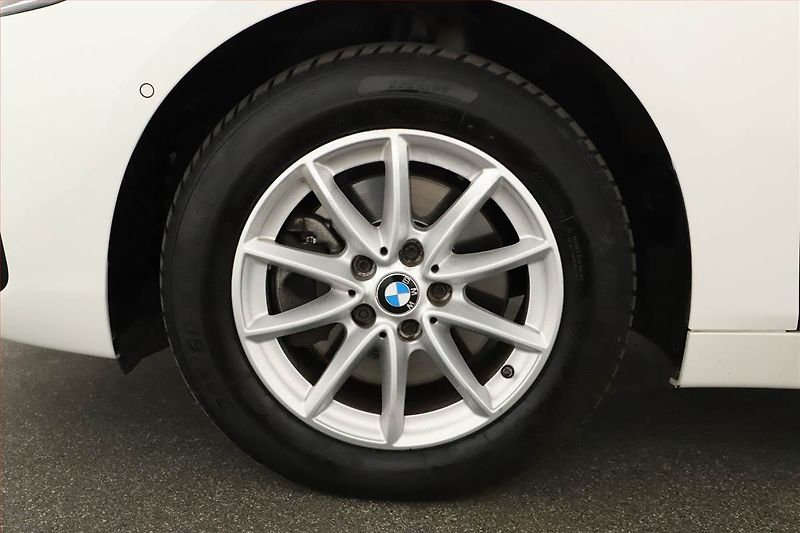 BMW Řada 2 (2018) 218i Gran Tourer, Automat - fotka 12 z 20