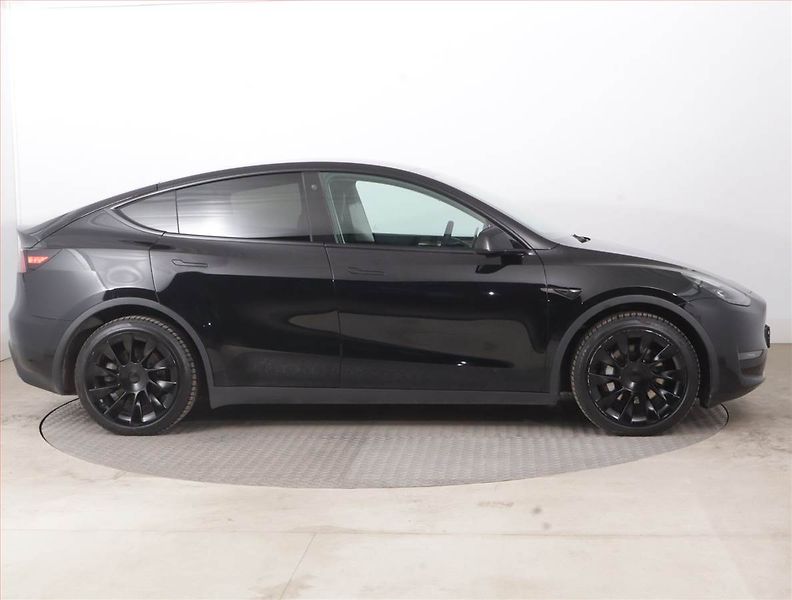 Tesla Model Y (2023) Long Range AWD 79kWh, SoH 93% - fotka 6 z 22