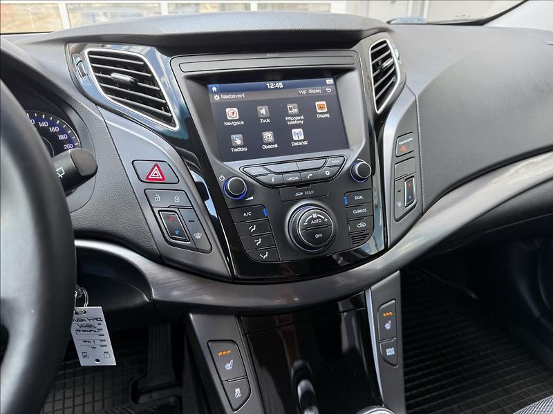 Hyundai i40 1,7 CRDi  WG Success Navi - fotka 15 z 27