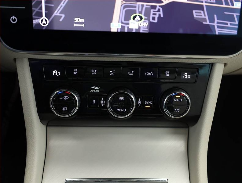 Škoda Superb (2022) Laurin&Klement 2.0 TDI - fotka 12 z 20