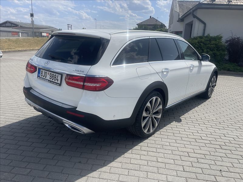 Mercedes-Benz Třídy E 2,0 4Matic ALL-TERREIN PANO LE - fotka 4 z 40