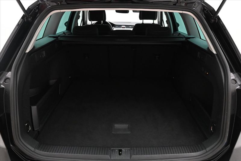 Volkswagen Passat 1,4 GTE 160 kW DSG Business Zá - fotka 10 z 30