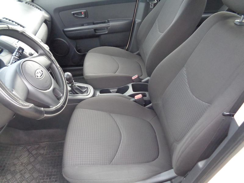 Kia Soul 1,6 - fotka 9 z 12