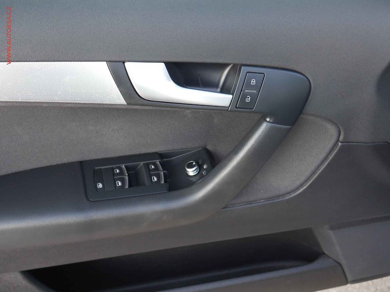 Audi A3 (2011) 2.0 TDi Sportback, Xenon, AC - fotka 15 z 15