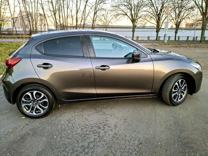 Mazda 2 1.5 benzin Rezervace - fotka 3 z 46