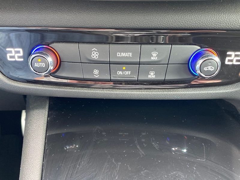 Opel Insignia (2021) SPORTS TOURER 2,0 (147kW) Aut. - fotka 22 z 30
