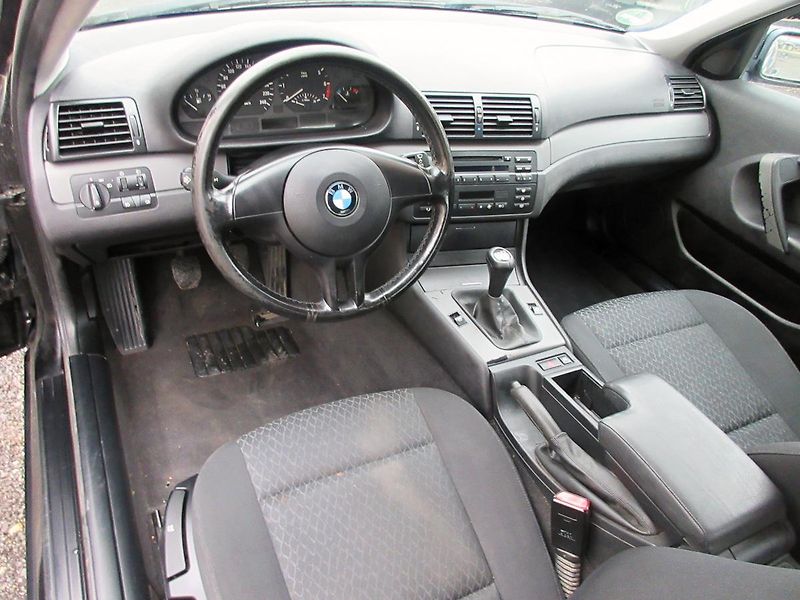 BMW Řada 3 (2002) 316 TI COMPACT 85 KW - fotka 6 z 14