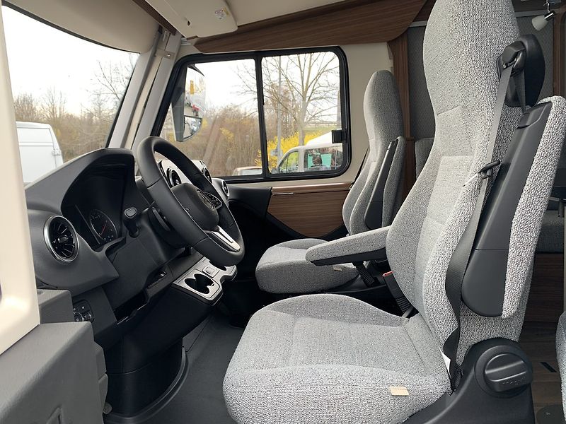 Hymer B MC I 550 volné od 1.10.26 - fotka 8 z 24