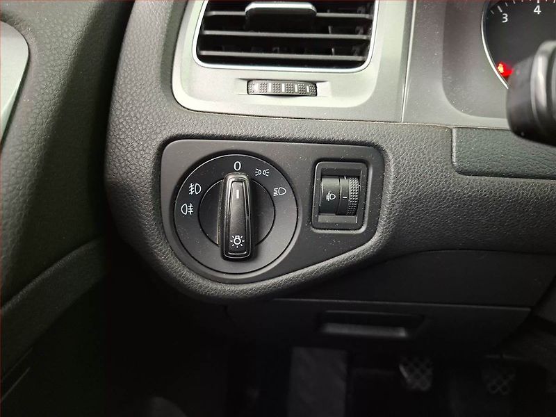 Volkswagen Golf (2013) 1.2 TSI - fotka 15 z 16