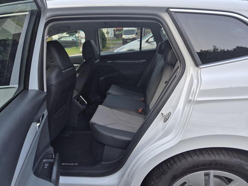 Škoda Enyaq 150kw, iV80 19ALU SOH 92% - fotka 12 z 45